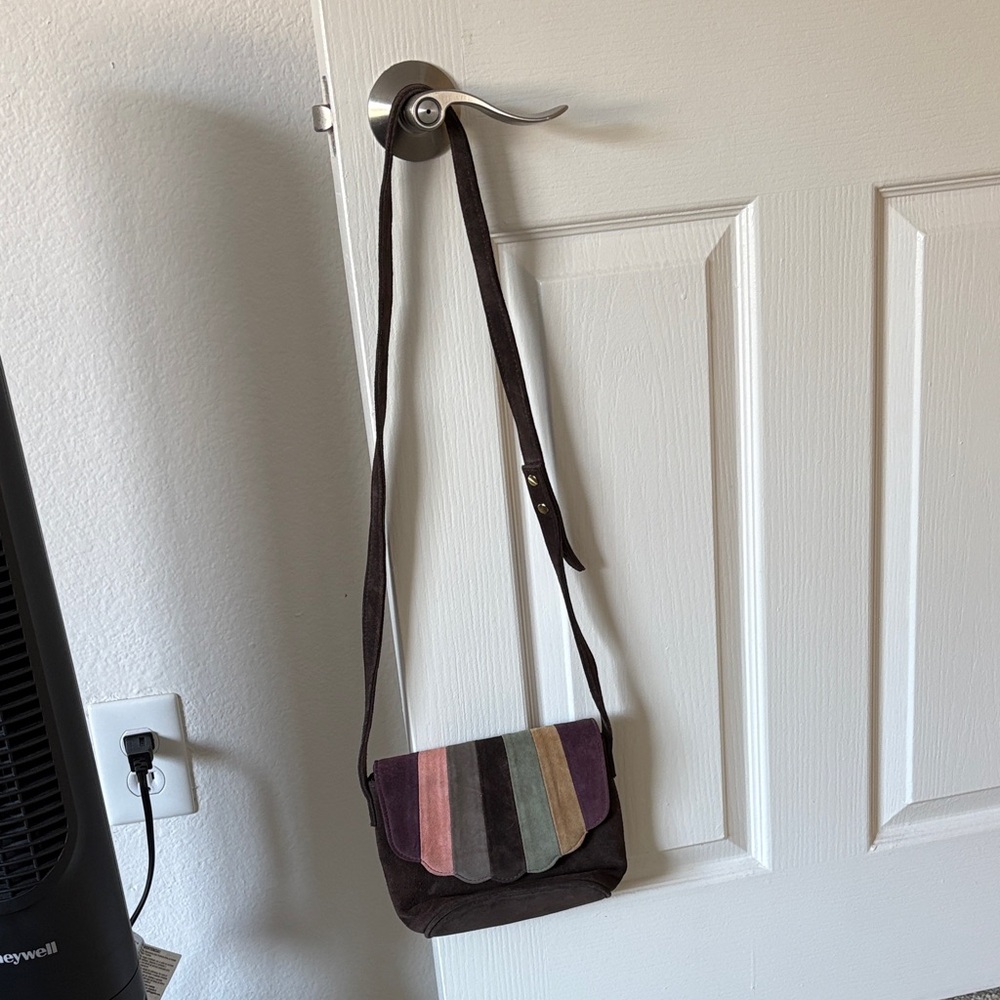 Elegant Multicolor Striped Crossbody Bag